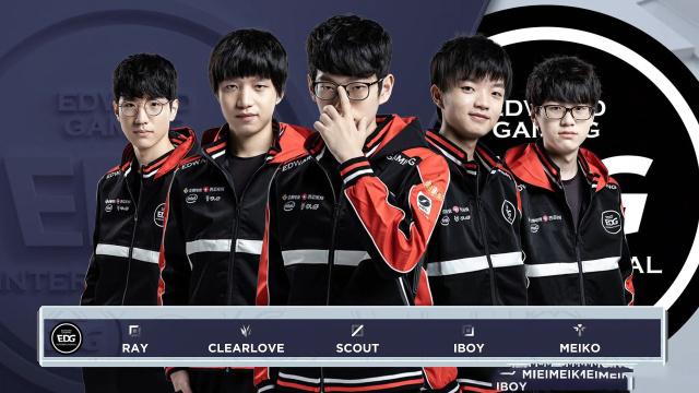 泳向蝶泳的 泳向蝶泳的