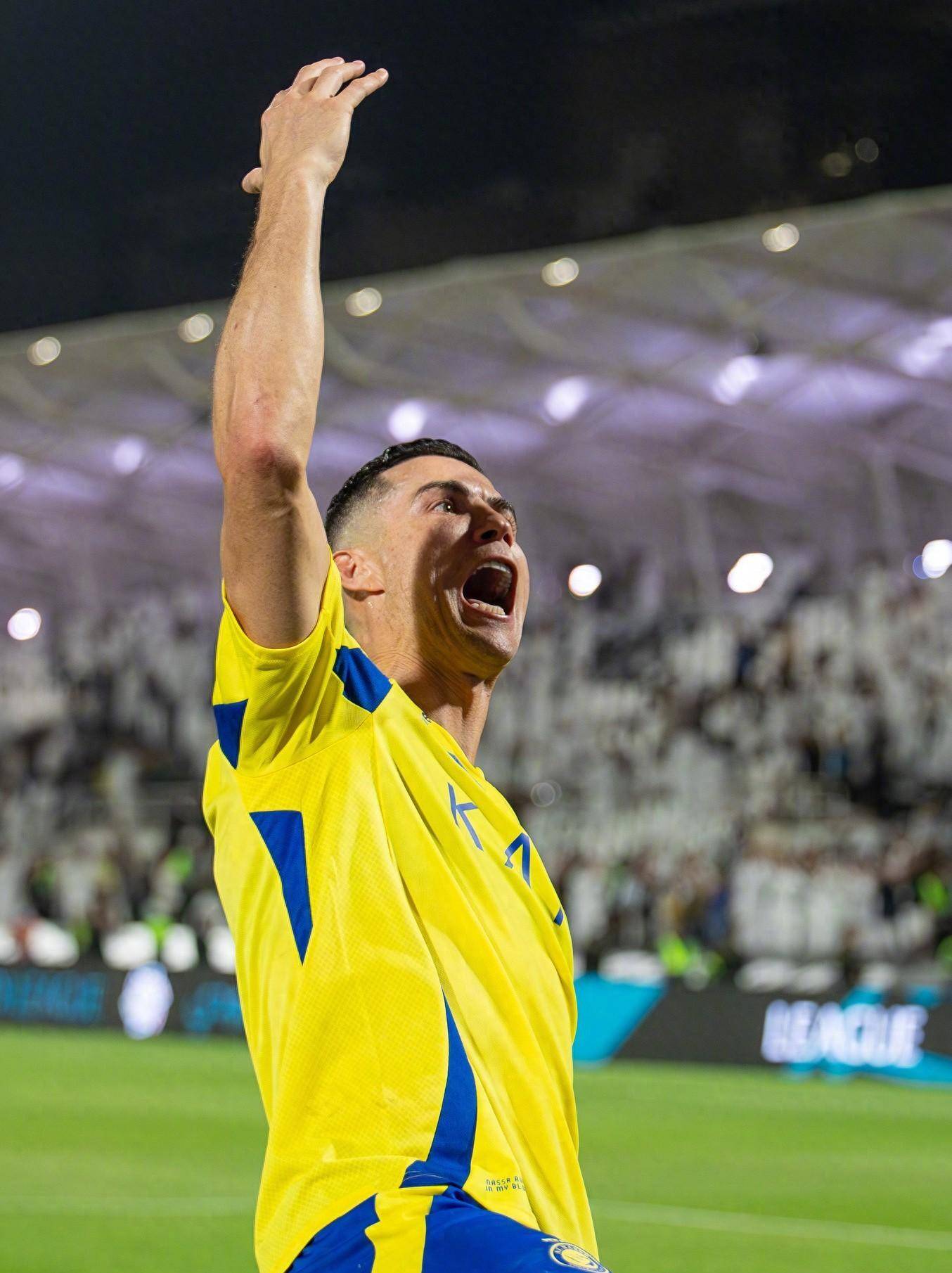 与此同时也 与此同时也